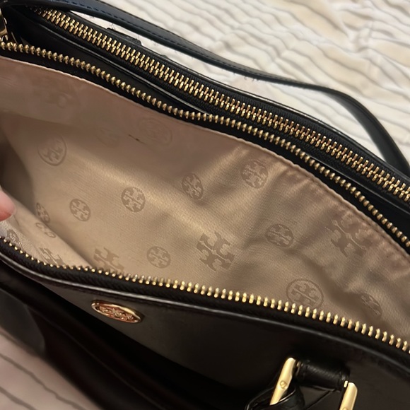 Tory Burch Black Textured leather Robinson tote with long & short straps. - Picture 2 of 7